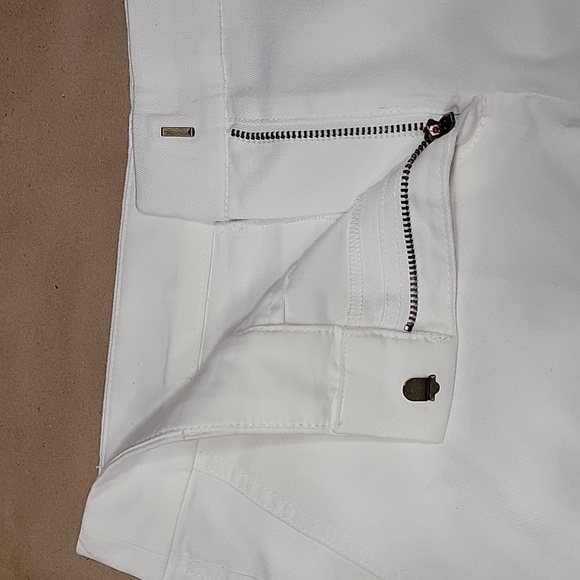 J. Crew Size 6 White Shorts, Excellent Used Condition.  100% Cotton - Picture 9 of 11